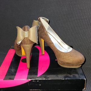 Platform Closed-Toe High Heels